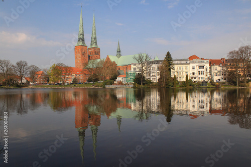 Blick über den Mühlenteich zum Lübecker Dom