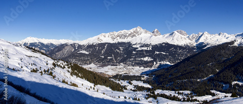 Savognin: region, snow-covered mountains and ski slopes © Mor65_Mauro Piccardi