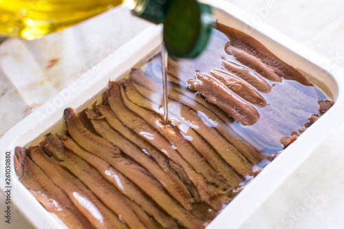 elaboración de preparación artesanal de la anchoa del cantabriaco, Santoña