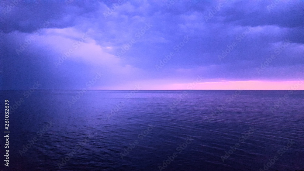 Fototapeta premium coucher de soleil sur mer