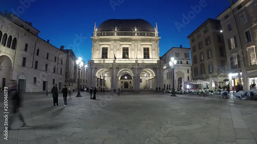 Timelapse in notturno presso Piazza della Loggia in Brescia photo