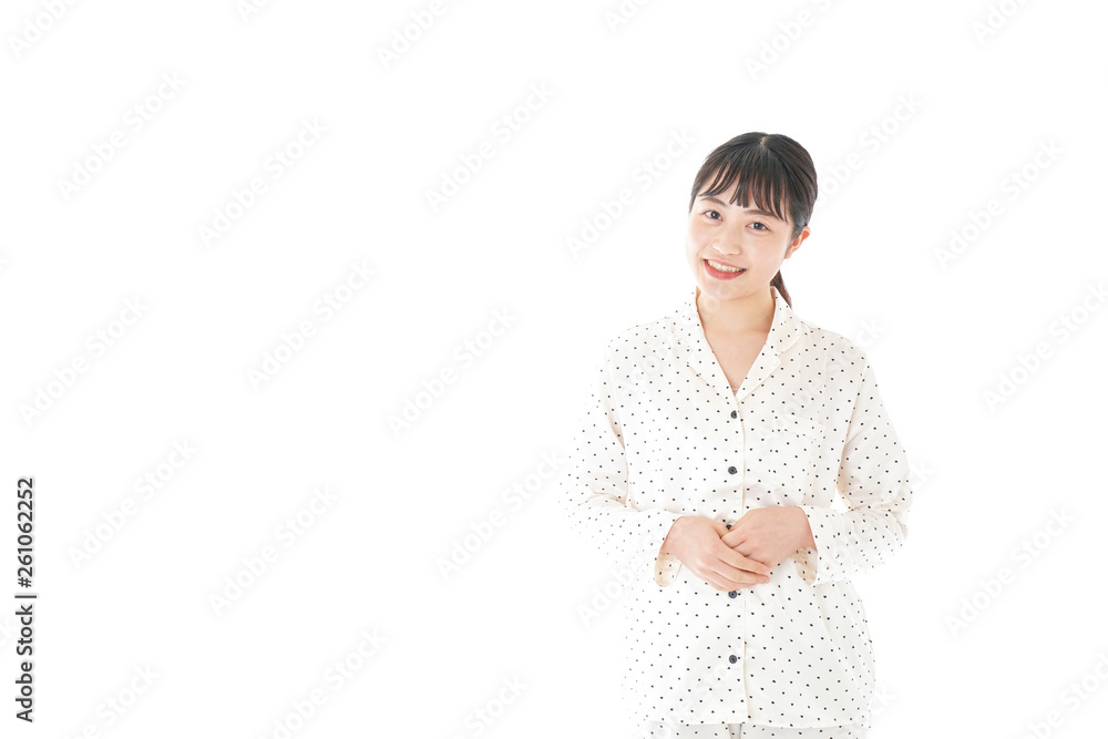 パジャマを着た若い女性 パジャマを着た若い女性