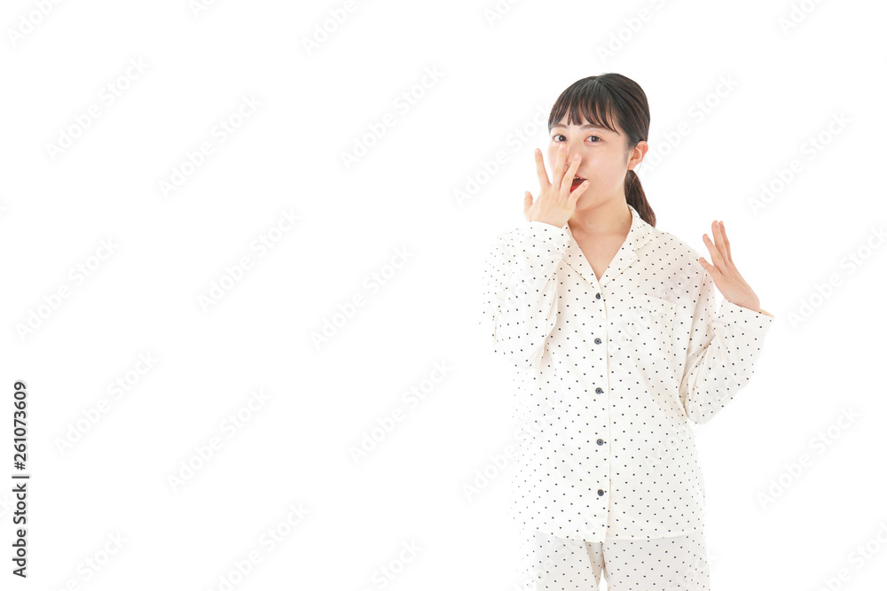 目覚める若い女性 目覚める若い女性