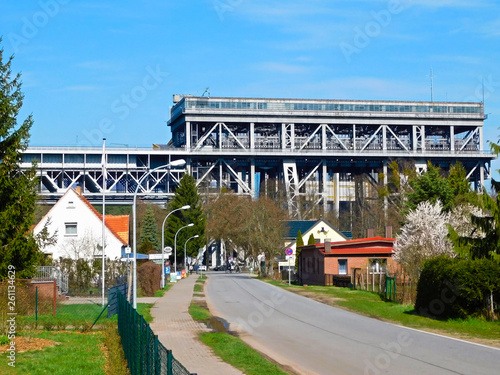 Das älteste noch arbeitende Schiffshebewerk Deutschlands photo