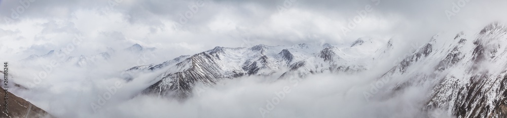 Obraz premium Western Sichuan, China, Baron Hill scenery with snow