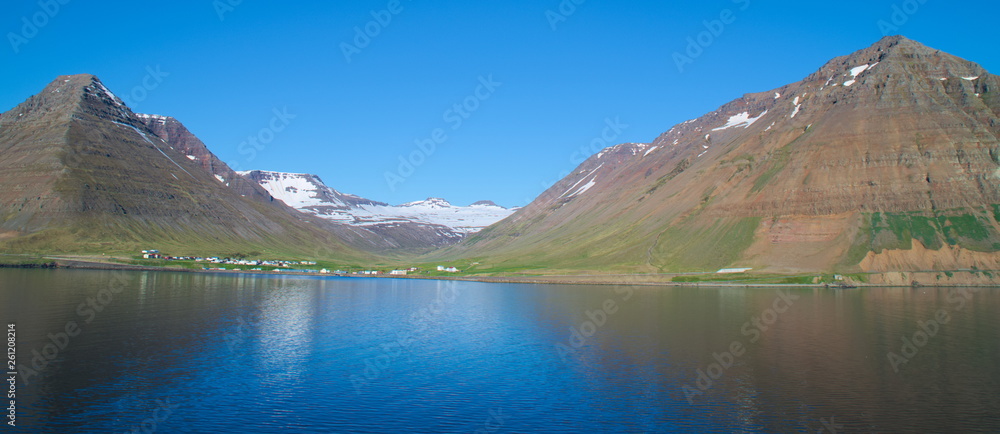 Schnee und Grün Schnee und Grün