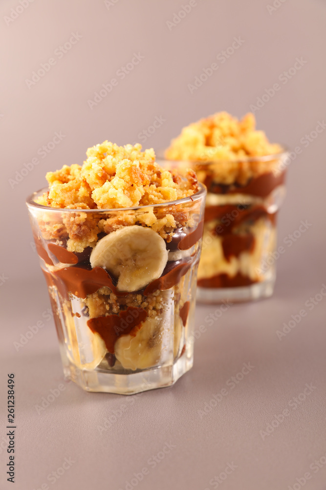 crumble with banana and chocolate crumble with banana and chocolate