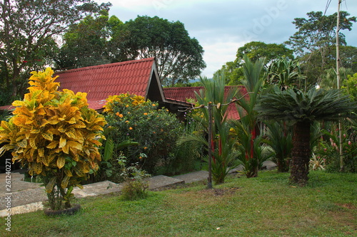 Bungalows in Pedacito de Cielo near Boca Tapada in Costa Rica © kstipek