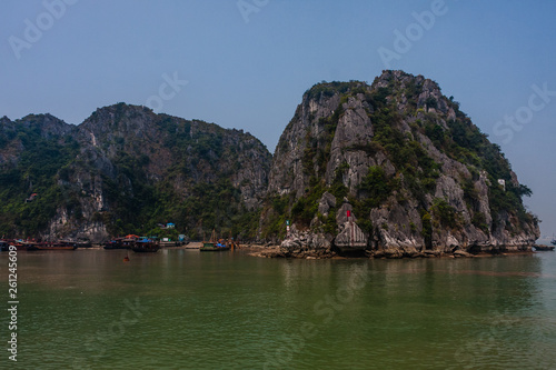 Islands and rocks of the Halong Bay, Vietnam © Walter_D