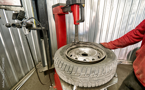 Replacing the wheels on a car on the service. photo