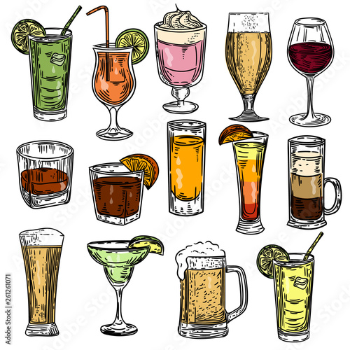 Vector hand drawn of big set with alcohol drinks.