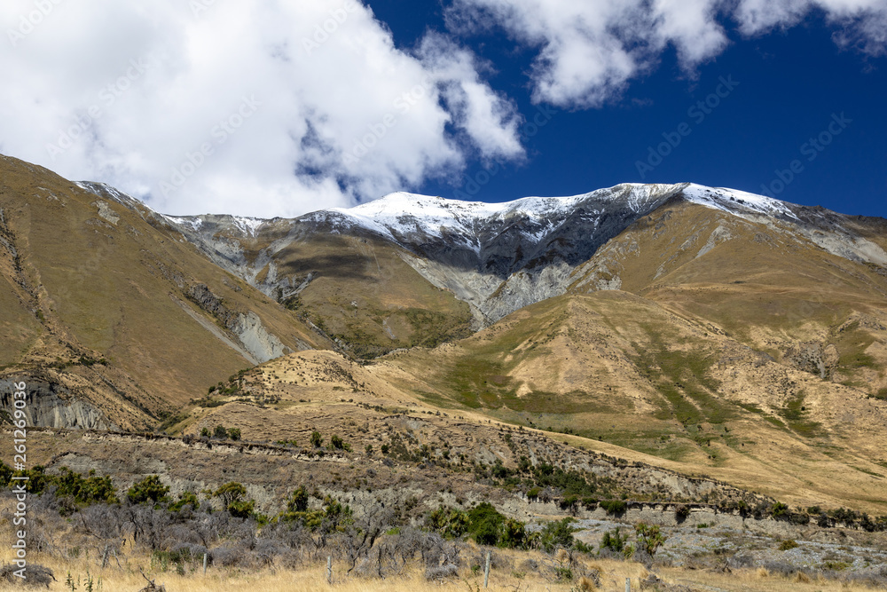 Fototapeta premium Mountain Alps scenery in south New Zealand
