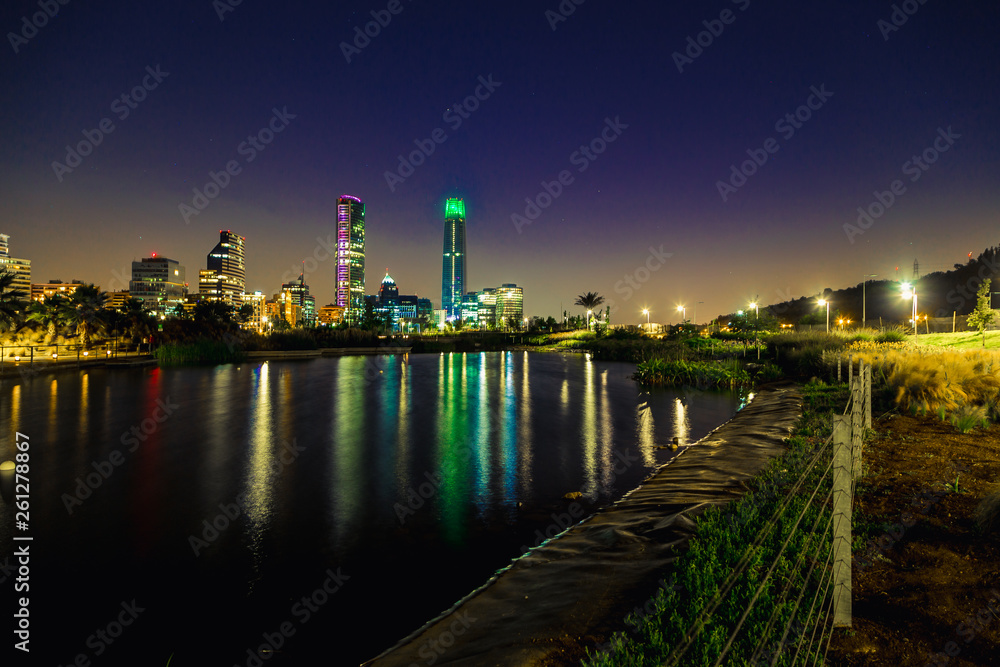 Santiago de noche, vista desde Bicentenario