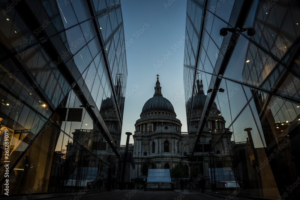 Fototapeta premium Evening in London.