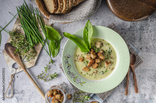 Bear garlic and herbs soup