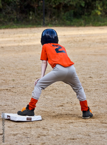 Youth Baseball Baserunner