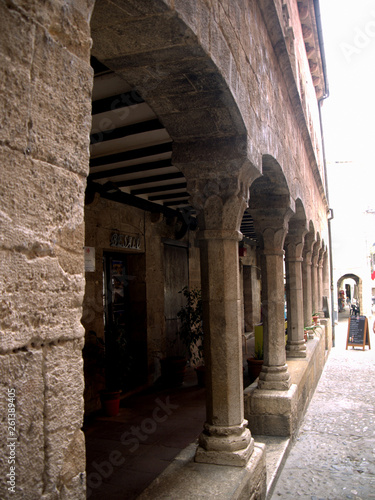 Besalu 1
