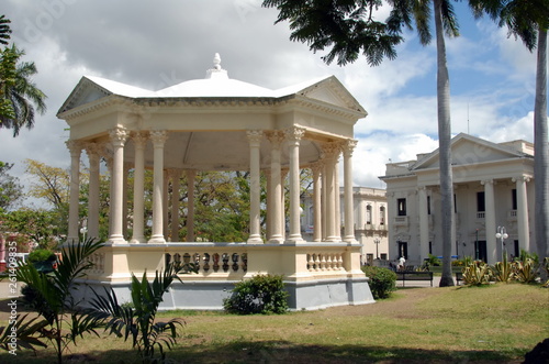 Ville de Santa Clara, parc Léoncio Vidal, Cuba, caraïbes photo