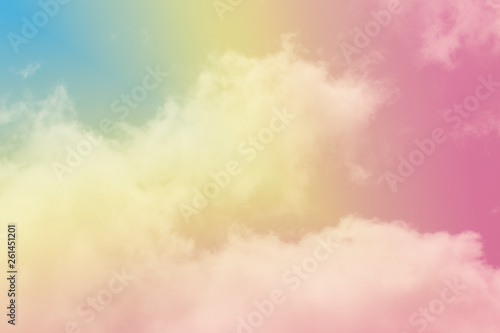 A soft fog cloud background whith a pastel colored orenge to blue gradient