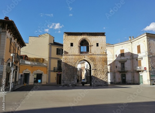 Obraz na płótnie Sulmona - Porta Napoli w salonie