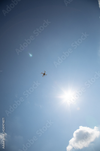 Flying the copter in the sun © Artem