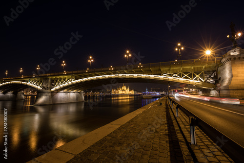 Fototapeta Naklejka Na Ścianę i Meble -  Famous historic Margaret bridge with beautifully lit at night