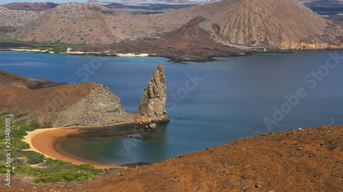 Photography shot of pinnacle rock in the galapagos islands