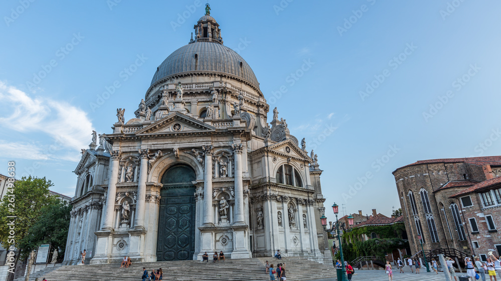 Obraz premium A view of Basilica Santa Maria della Salute