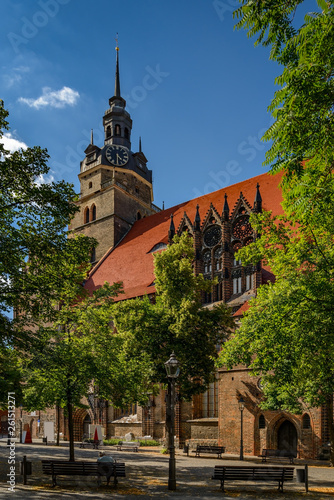 Die denkmalgeschützte Stadtkirche St. Katharinenkirche ist die größte Kirche in Brandenburg an der Havel (Blick von Südosten)