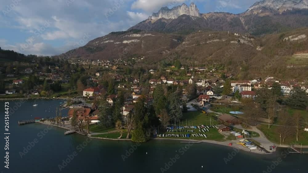 Les berges de Talloire, vue par drone Les berges de Talloire, vue par drone