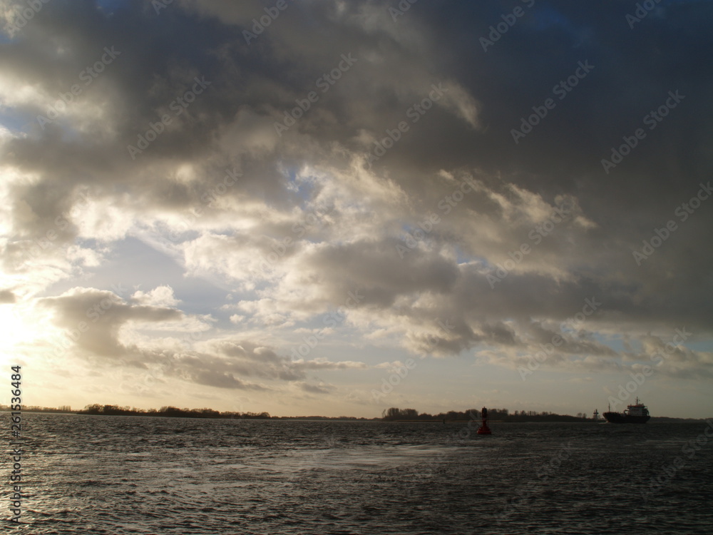 Obraz premium Elbe in the sunset