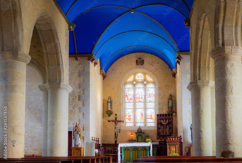F, Bretagne, Finistére, Saint Frégant, Kirche Saint Guénolé et Saint Louis, strahlend, leuchtende Decke in Blau