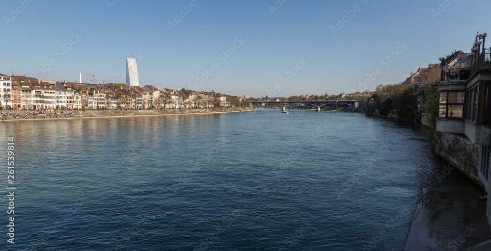 Panorama sur la ville de Bâle et le Rhin