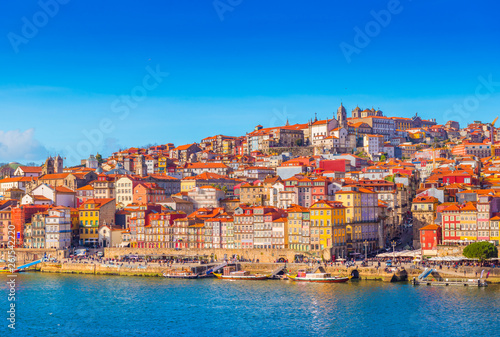 Fototapeta Naklejka Na Ścianę i Meble -  Cityscape of Porto, view of the old European town, Portugal