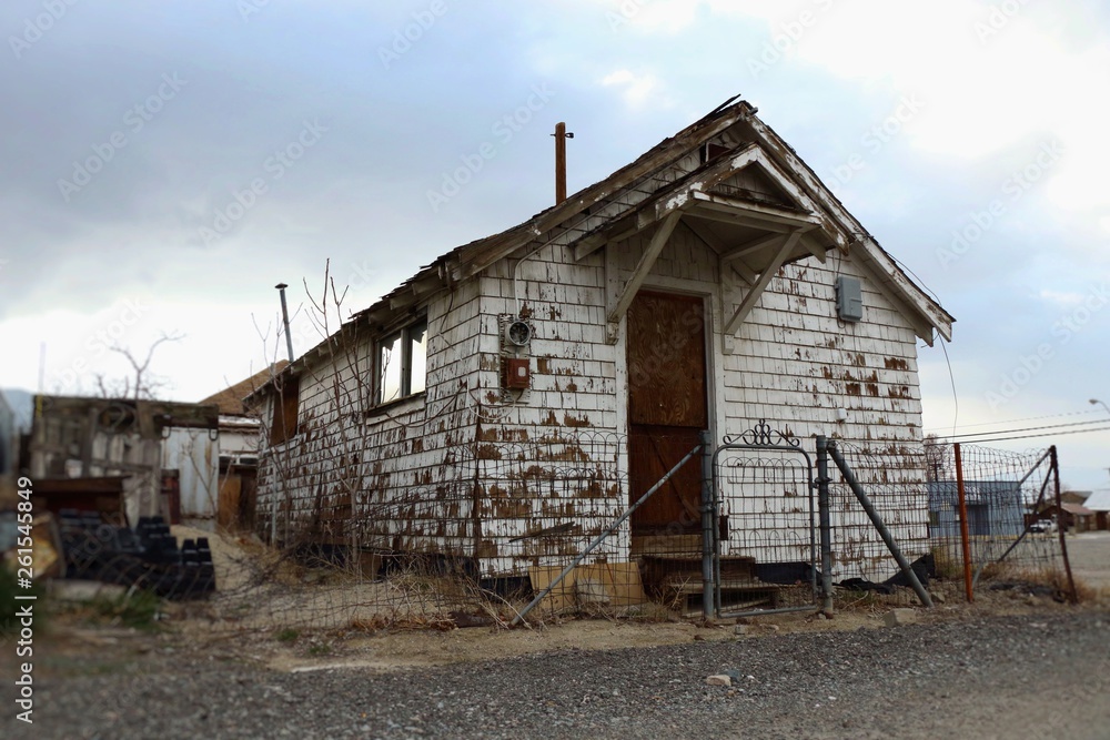 abandoned house abandoned house