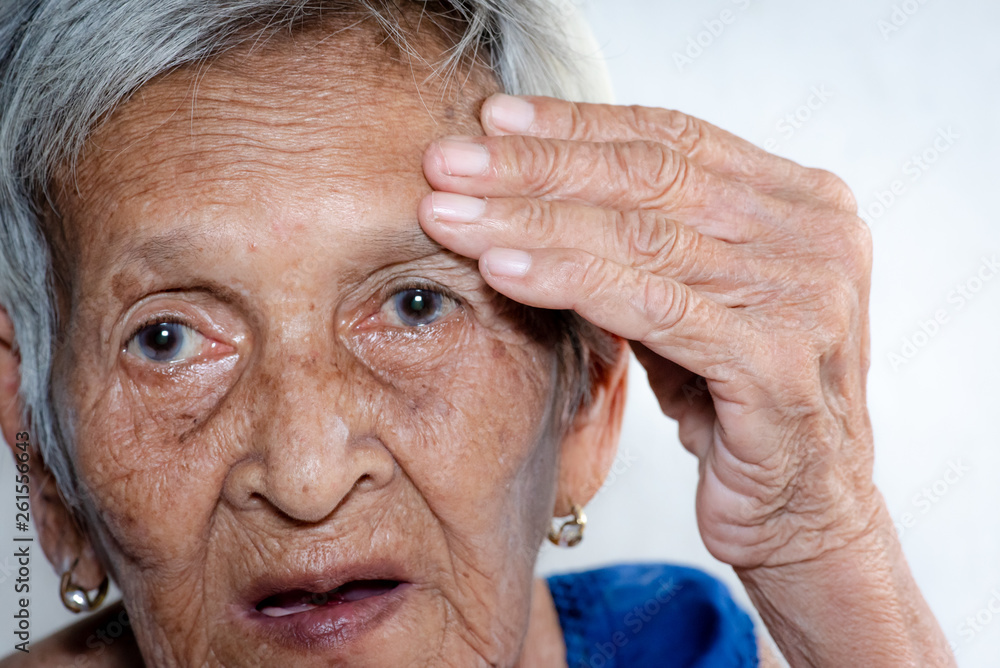 Obraz premium The old woman's felling lonely.(dementia and Alzheimer’s disease)