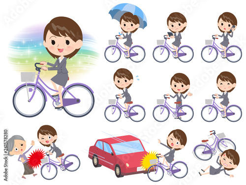 Gray suit business women_city cycle