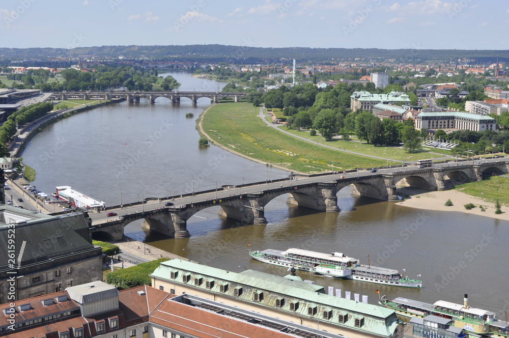 Naklejka premium Elbe river in Dresden, Germany