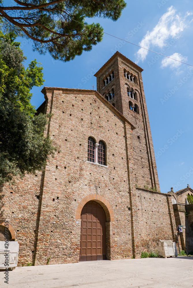The Basilica of San Francesco is a major church in Ravenna. It was first built in 450 by Neo, bishop of Ravenna, and dedicated to saint Peter and Saint Paul.