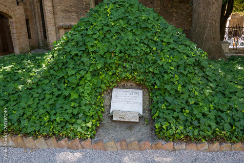 Quadro em tela Place where  Dante's bones rested during the Second World War in the city of Rav