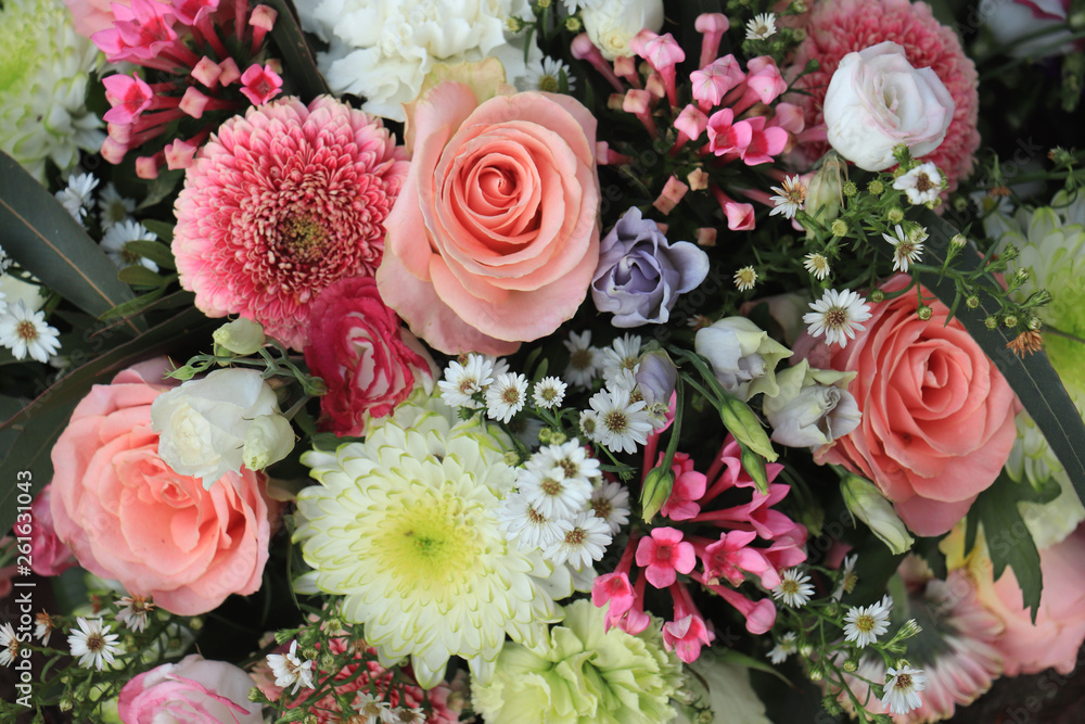 Yellow and pink wedding flowers Yellow and pink wedding flowers