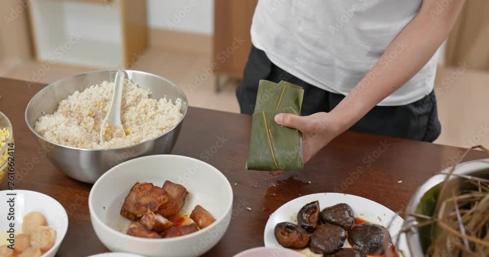 Make steamed sticky rice dumpling at home Make steamed sticky rice dumpling at home