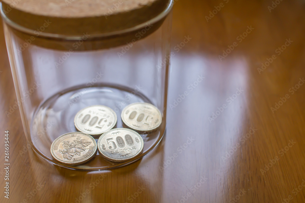 Fototapeta premium 500円玉貯金