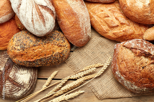 assortiment van gebakken brood