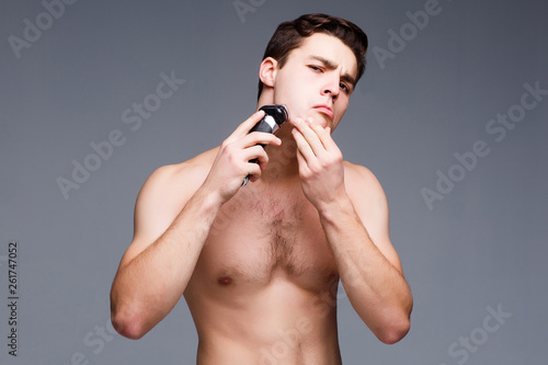 Bilde på lerret Man shaving