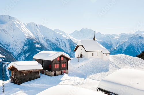 Bettmeralp, Kapelle, Bergkapelle, Bergdorf, Wallis, Walliser Häuser, Winter, Wintersport, Alpen, Schweiz photo
