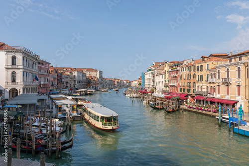 Panoramic view of Grand Canal (Canal Grande) from Rialto Bridge © TravelFlow