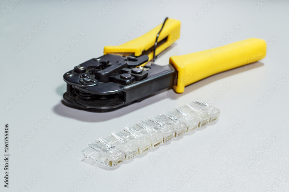 Tool and cable for internet connectors Tool and cable for internet connectors