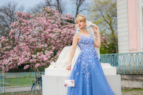 Wallpaper Mural Blaues Kleid Torontodigital.ca