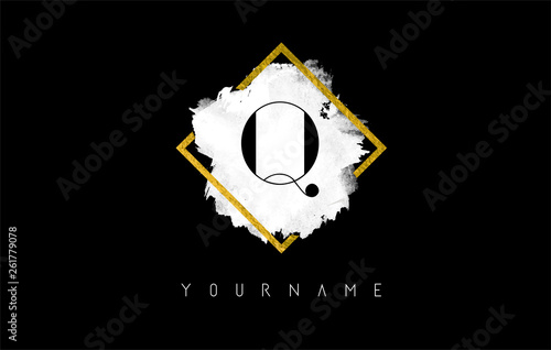 Q Letter Logo Design with White Stroke and Golden Frame.